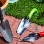 How to Hold a Gardening Trowel?